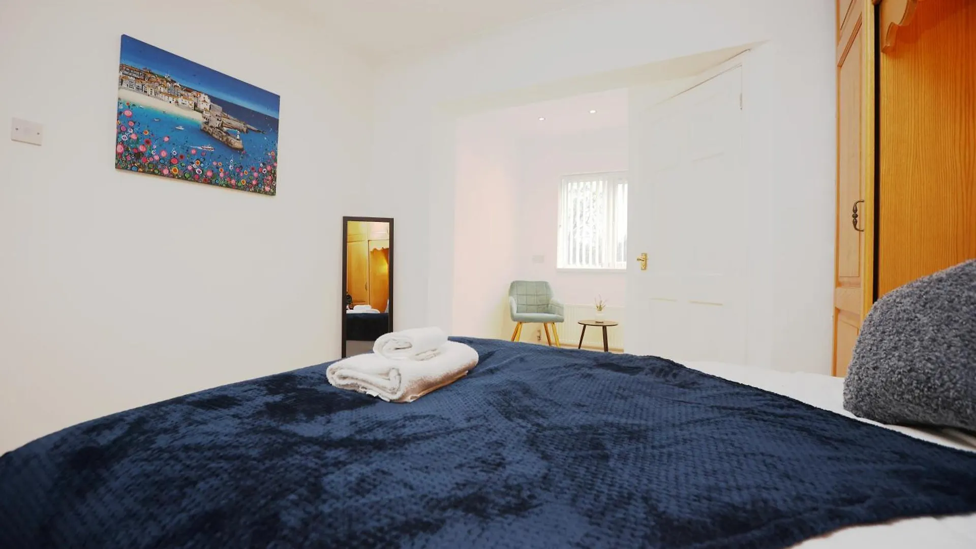 Hollybush House, Huge Disc For Monthly Stays, Great Location, Free Parking Cardiff United Kingdom