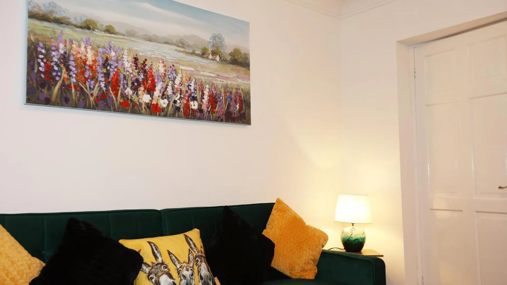 Hollybush House, Huge Disc For Monthly Stays, Great Location, Free Parking Cardiff