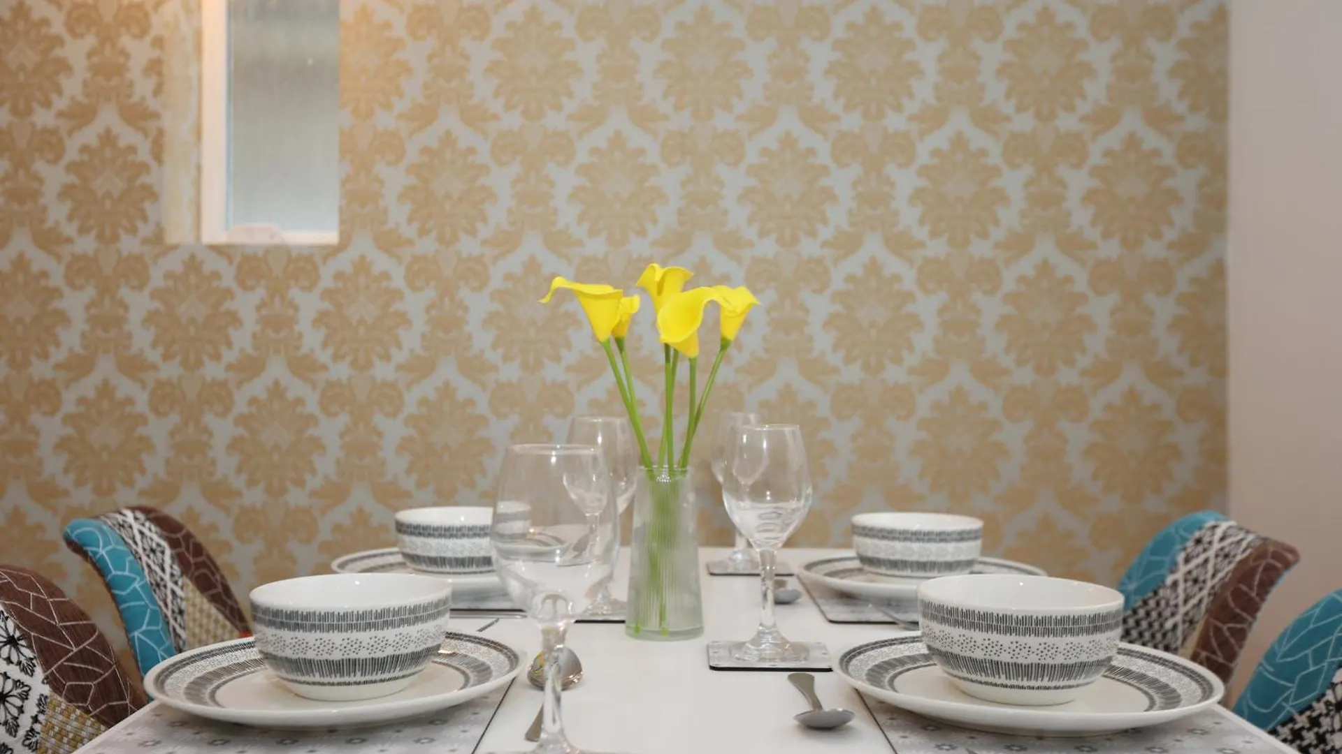 Hollybush House, Huge Disc For Monthly Stays, Great Location, Free Parking Cardiff Apartment