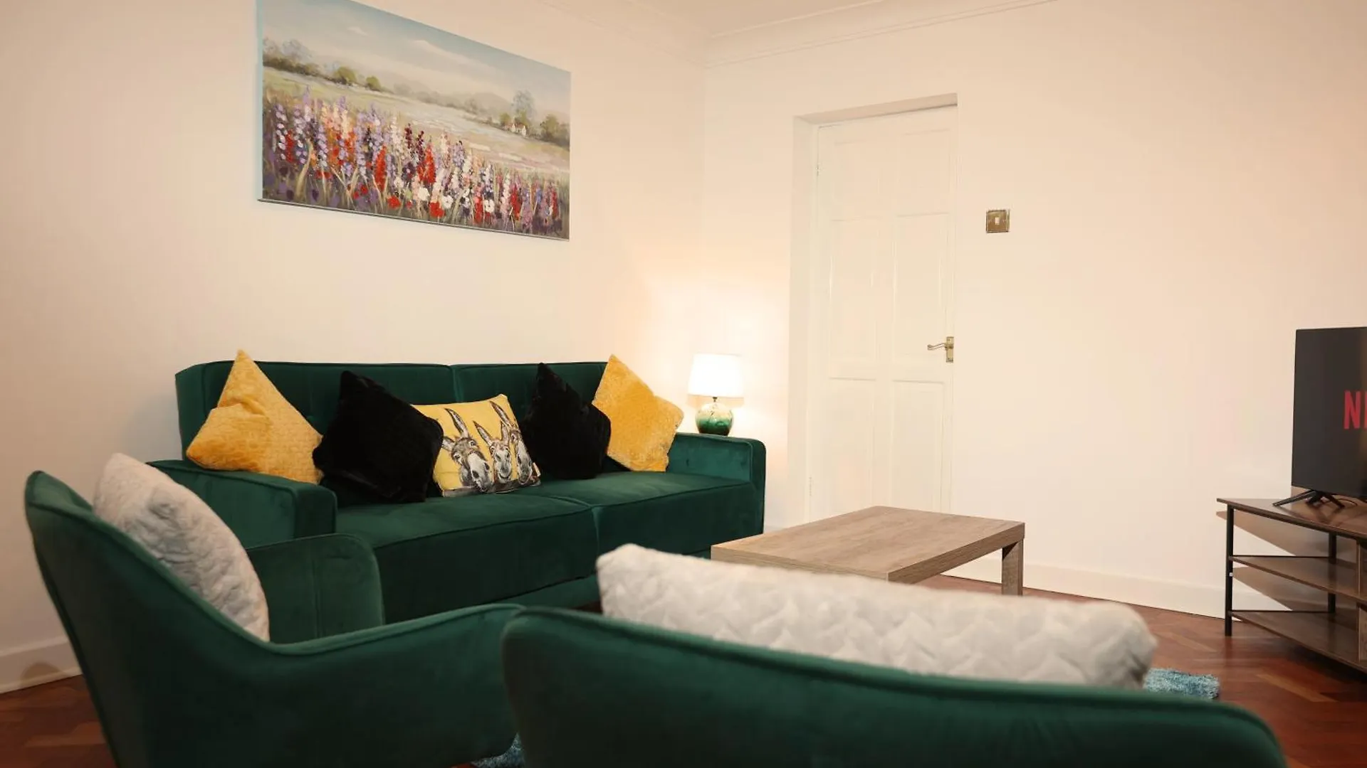 Hollybush House, Huge Disc For Monthly Stays, Great Location, Free Parking Cardiff 0*,  United Kingdom
